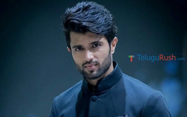 093 vijay devarakonda hikes his remuneration